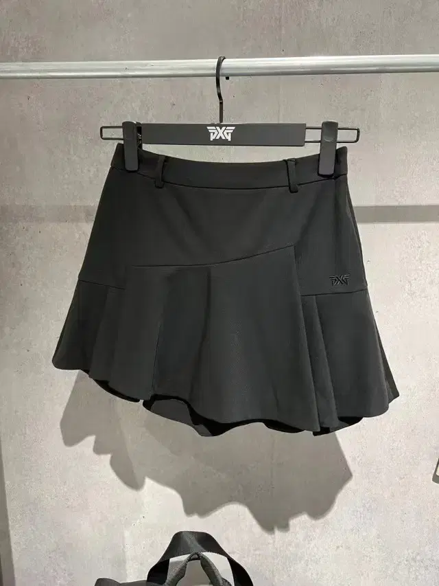 【完売品】人気MARK&LONA Pleats Skirt | WOMEN 38 完売品】人気MARK&LONA Pleats Skirt | WOMEN 38 Lotta Sparkle
